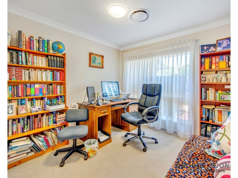 14 Stanford Pl, Forest Lake QLD 4078