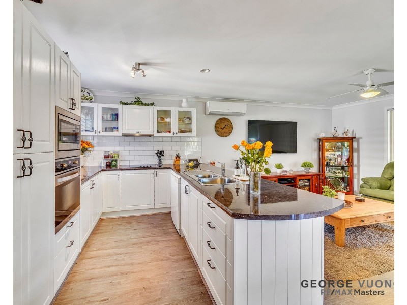 20 Blaxland Pl, Forest Lake QLD 4078