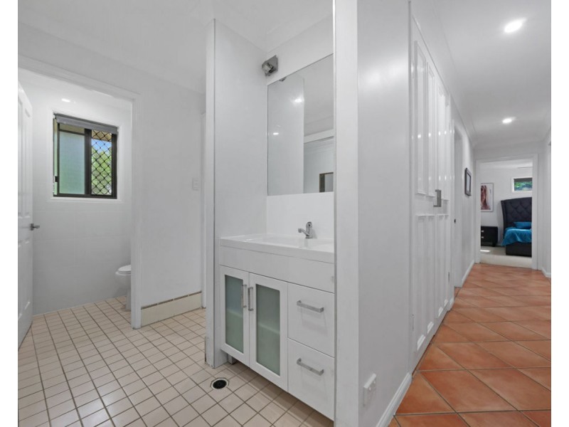 7 Dann Court, Collingwood Park QLD 4301