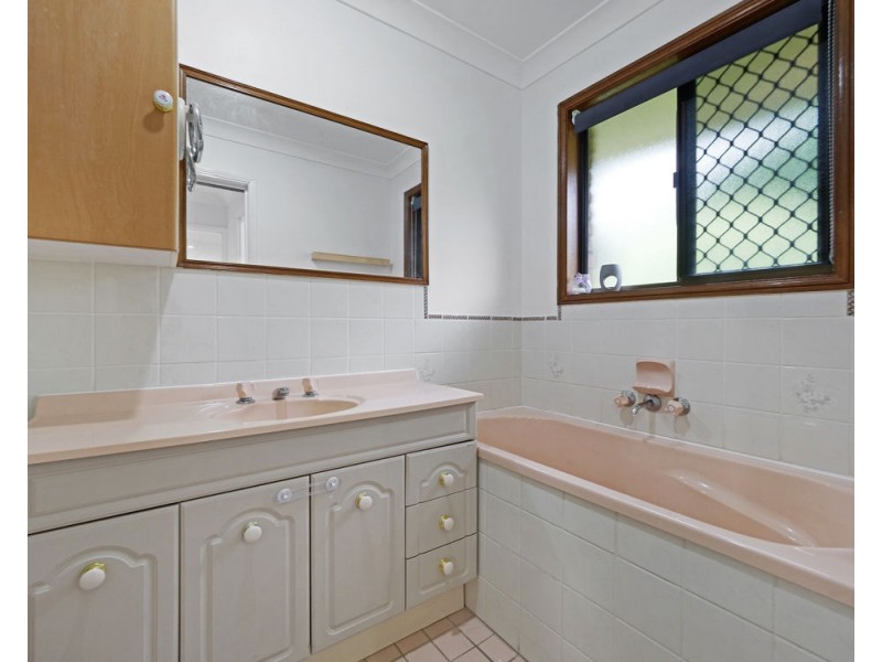 7 Dann Court, Collingwood Park QLD 4301