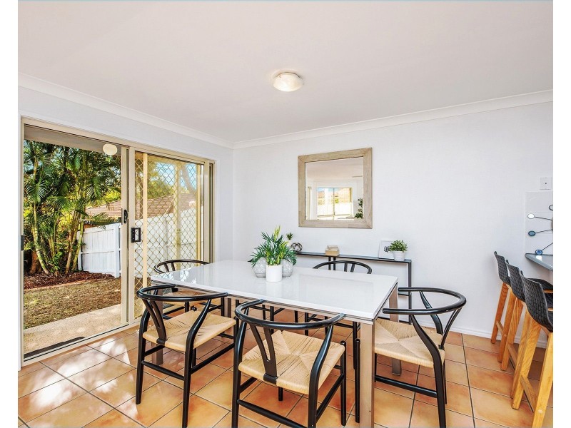 8 Pintail Cr, Forest Lake QLD 4078