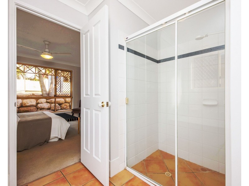 8 Pintail Cr, Forest Lake QLD 4078