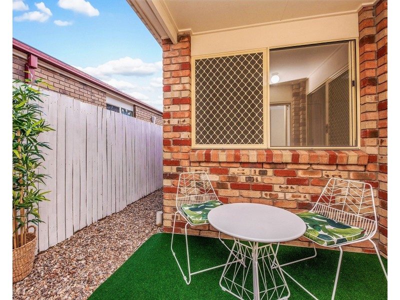 8 Pintail Cr, Forest Lake QLD 4078