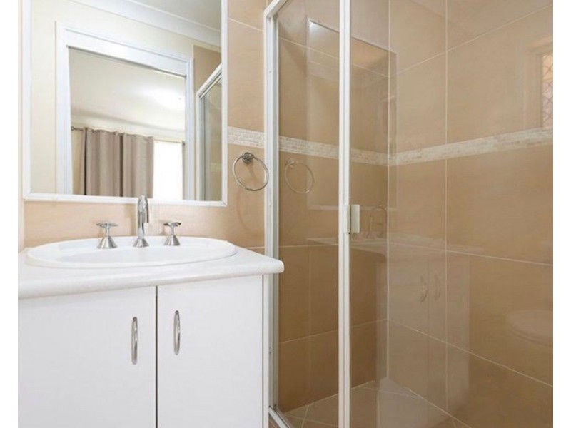 8 Lockyer Court, Forest Lake QLD 4078