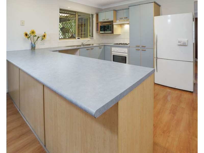 5 Noble Court, Regents Park QLD 4118