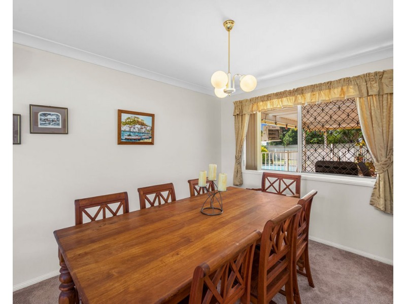 7 Haussman Ct, Meadowbrook QLD 4131