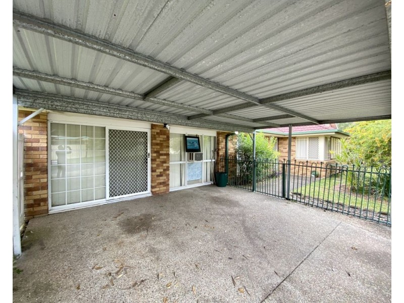 1 Cougers Court, Regents Park QLD 4118