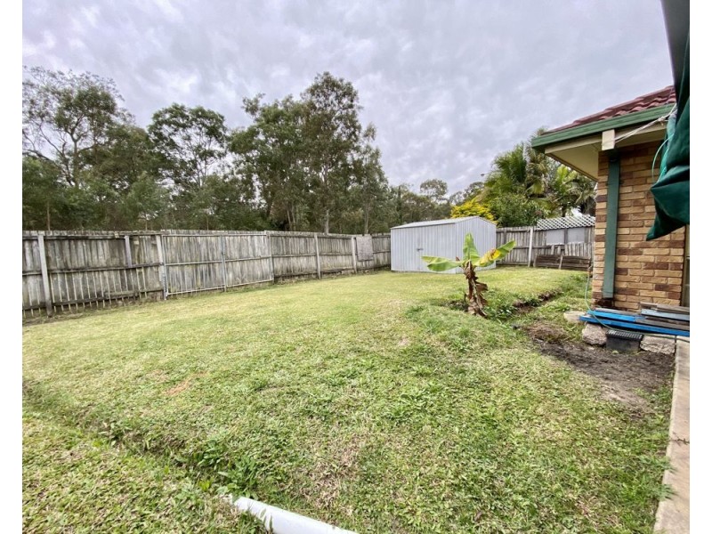 1 Cougers Court, Regents Park QLD 4118