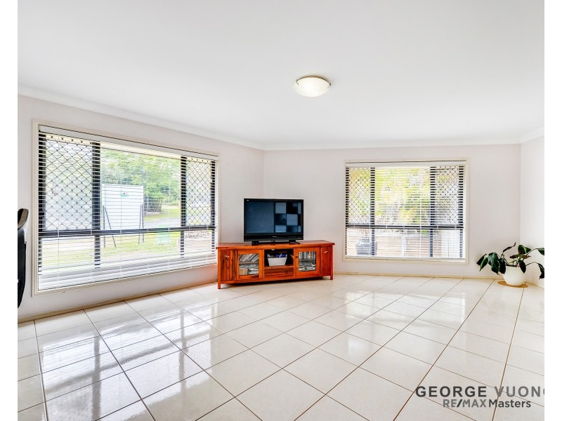 21 Snowy River Cct, Forest Lake QLD 4078
