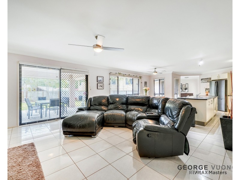 21 Snowy River Cct, Forest Lake QLD 4078