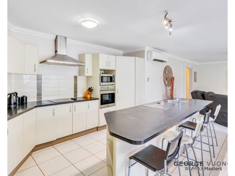 21 Snowy River Cct, Forest Lake QLD 4078