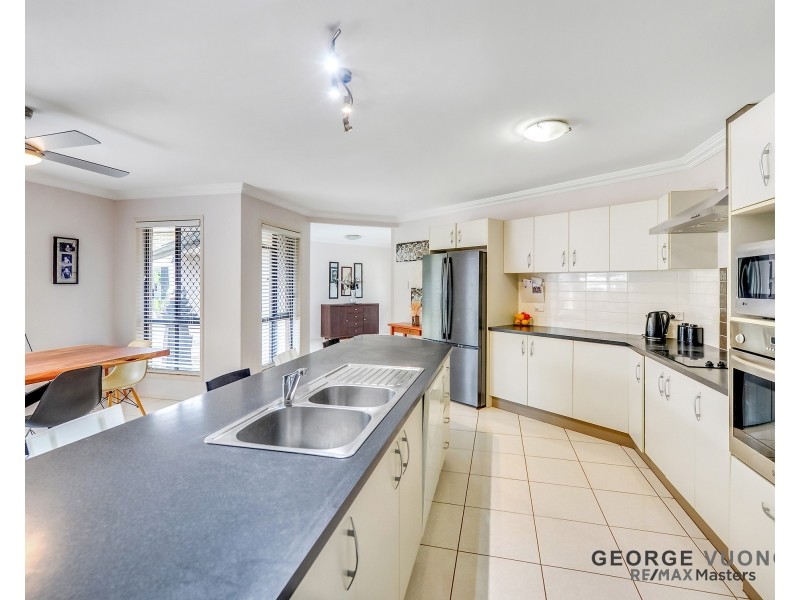 21 Snowy River Cct, Forest Lake QLD 4078