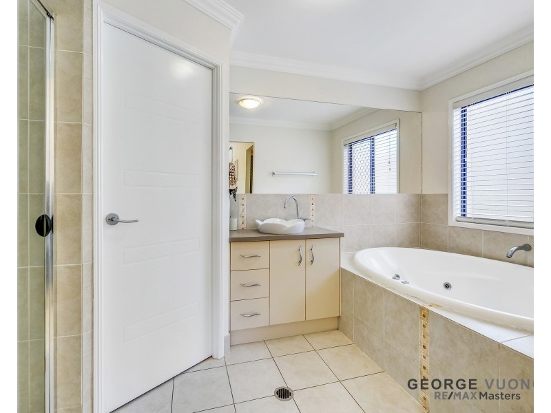 21 Snowy River Cct, Forest Lake QLD 4078