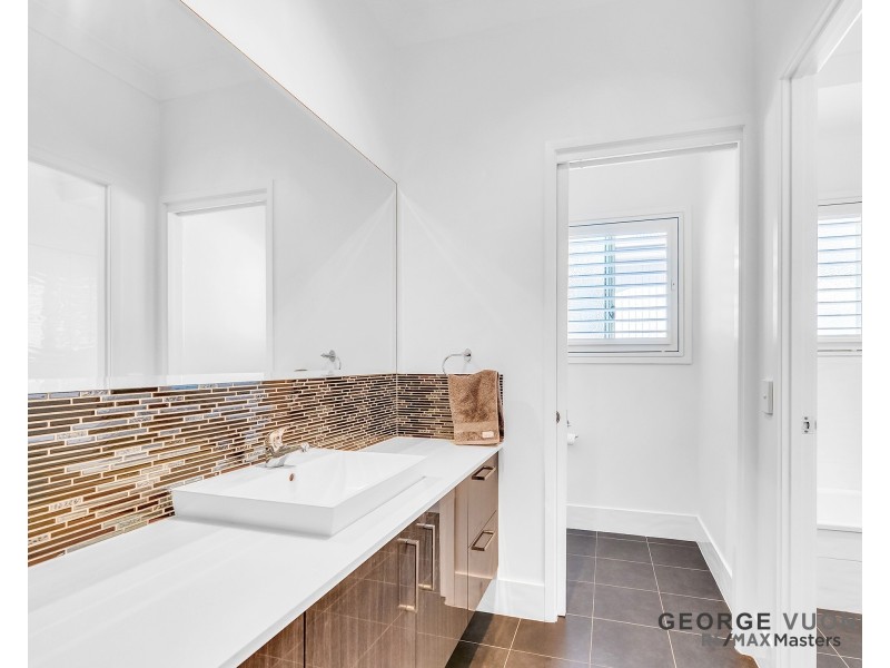 37 Sisley St, Forest Lake QLD 4078