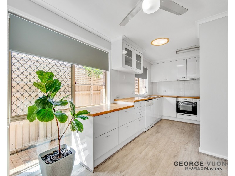 60 Flinders Cr, Forest Lake QLD 4078