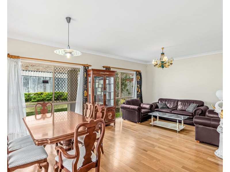 1 Jade close, Robertson QLD 4109