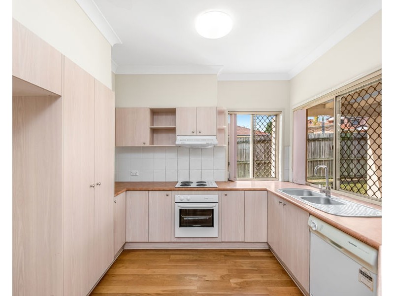 1 Jade close, Robertson QLD 4109