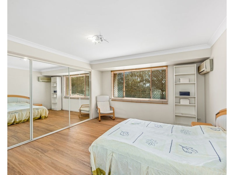 1 Jade close, Robertson QLD 4109