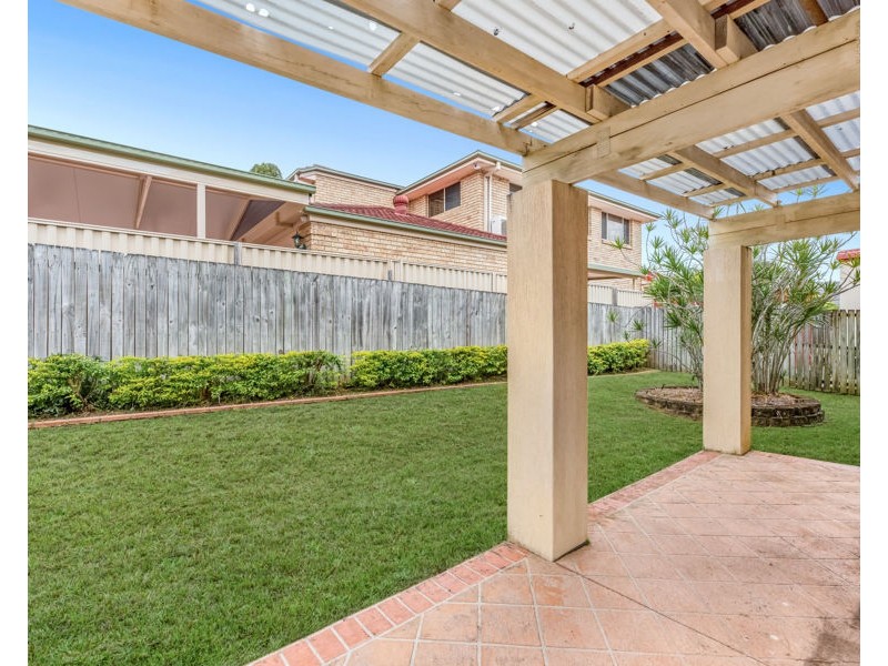 1 Jade close, Robertson QLD 4109