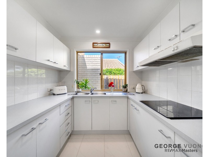 12 Hoop Pl, Forest Lake QLD 4078