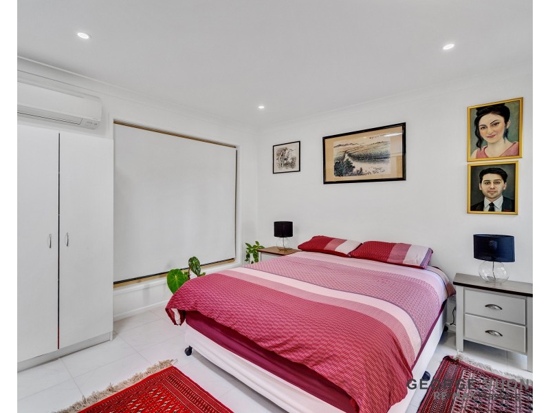 12 Hoop Pl, Forest Lake QLD 4078