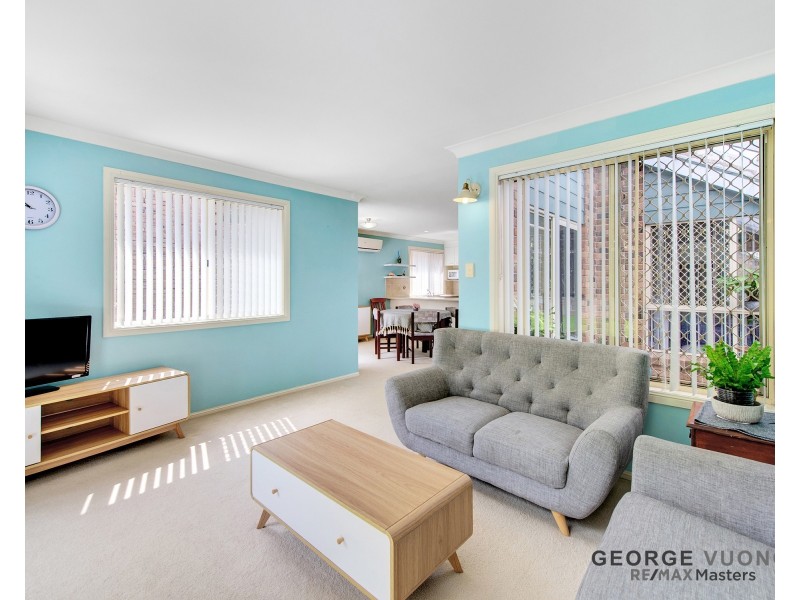 16 Hoop Pl, Forest Lake QLD 4078