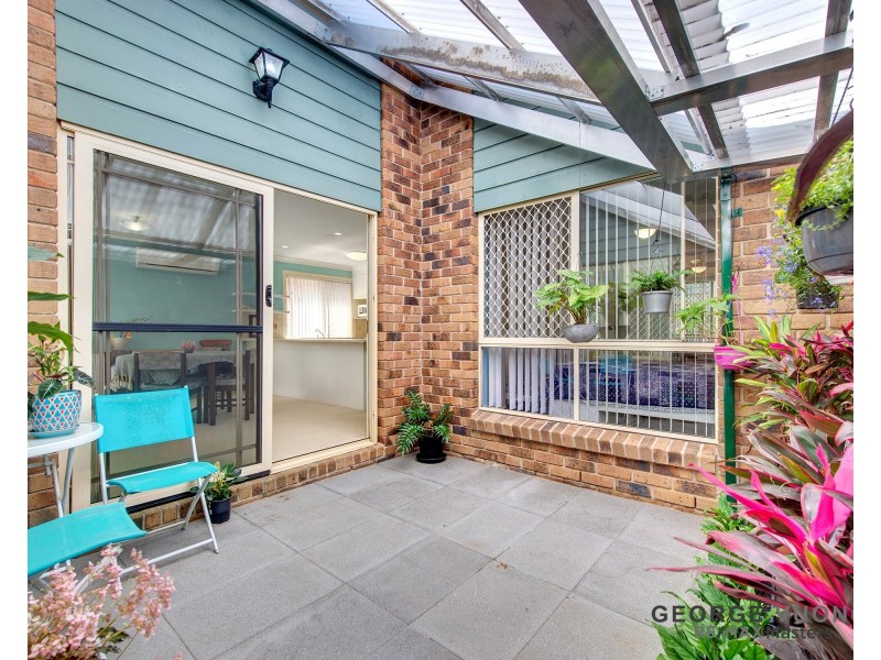 16 Hoop Pl, Forest Lake QLD 4078