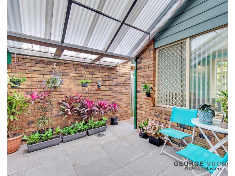 16 Hoop Pl, Forest Lake QLD 4078