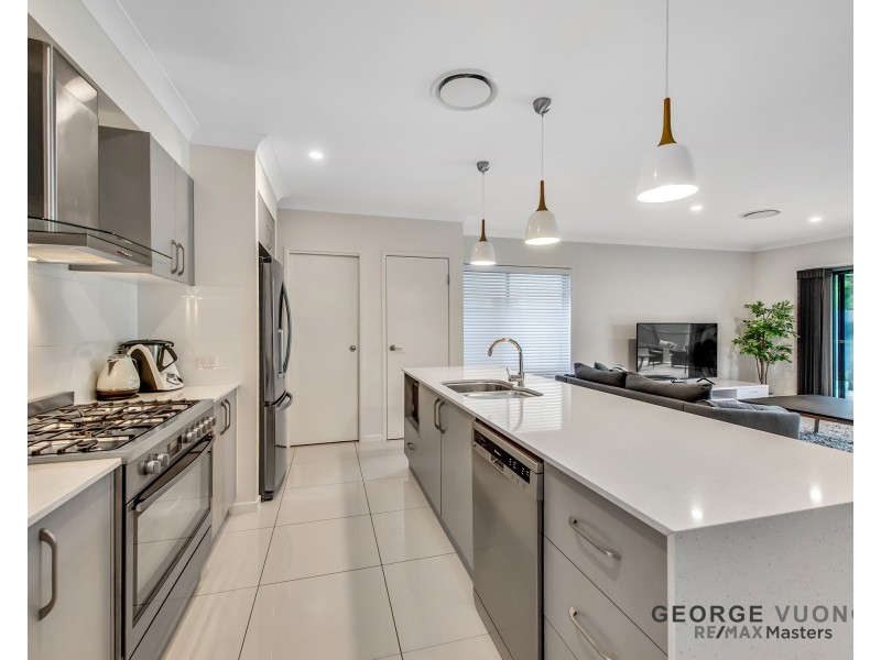 24A St Clements Rd, Oxley QLD 4075