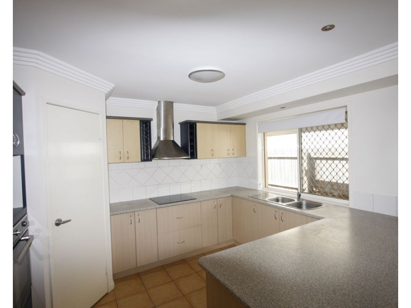 9 Randerson Street, Forest Lake QLD 4078