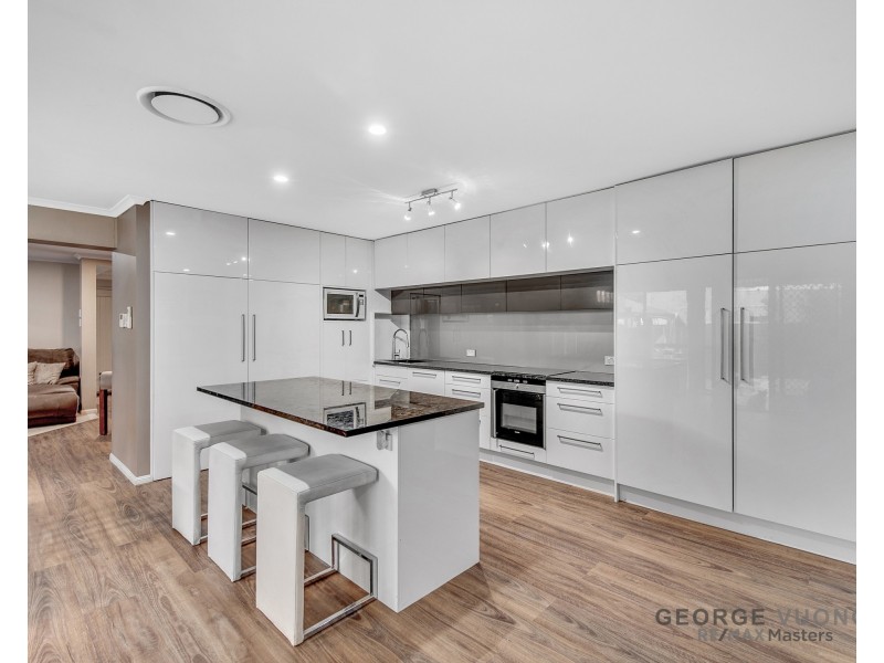 1 Maidenhair Ct, Forest Lake QLD 4078