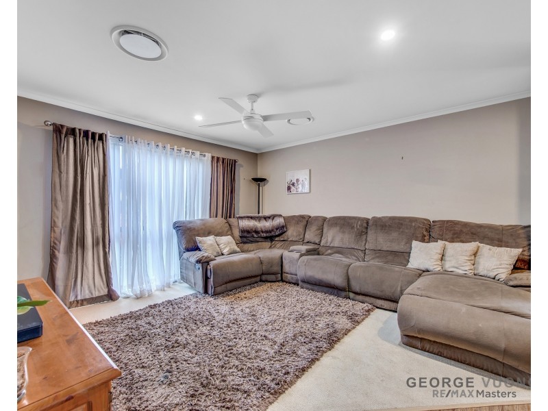 1 Maidenhair Ct, Forest Lake QLD 4078