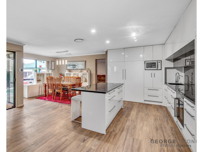 1 Maidenhair Ct, Forest Lake QLD 4078