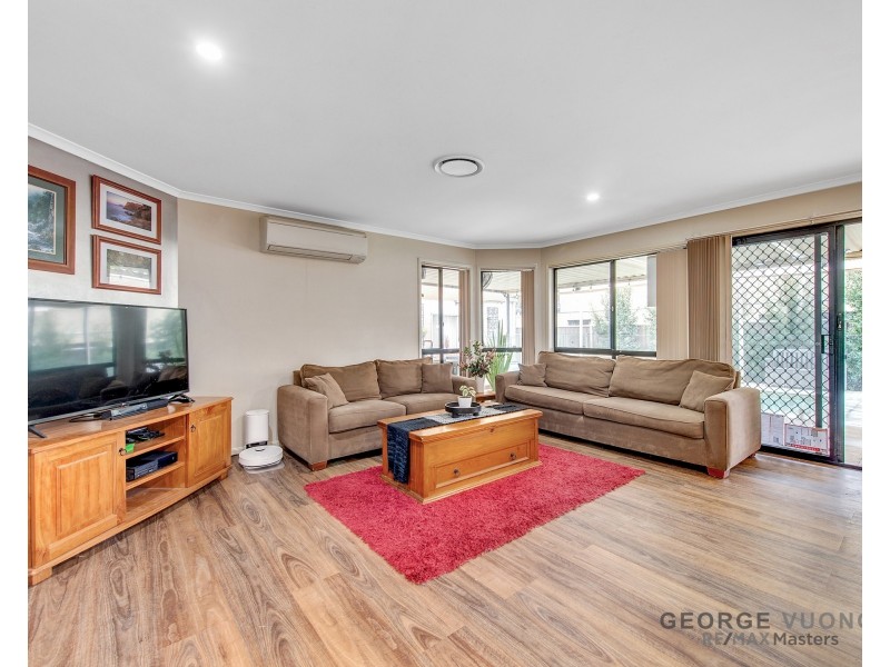 1 Maidenhair Ct, Forest Lake QLD 4078