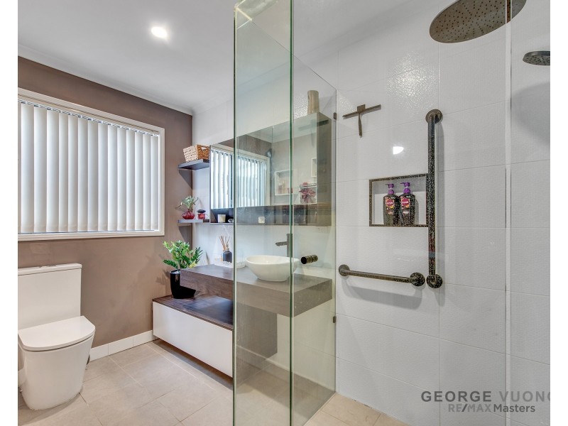 1 Maidenhair Ct, Forest Lake QLD 4078