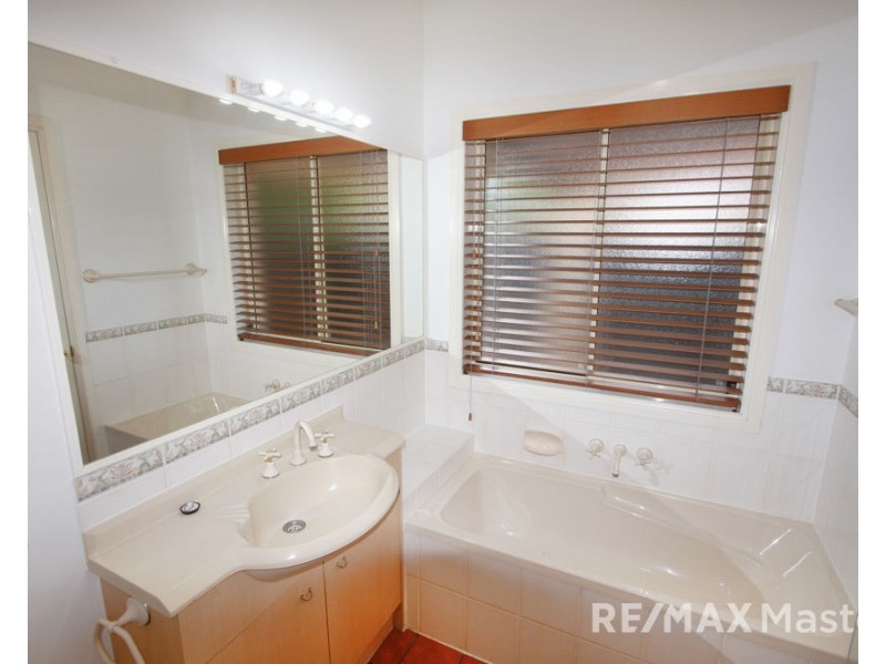 8 Mandarin Close, Forest Lake QLD 4078