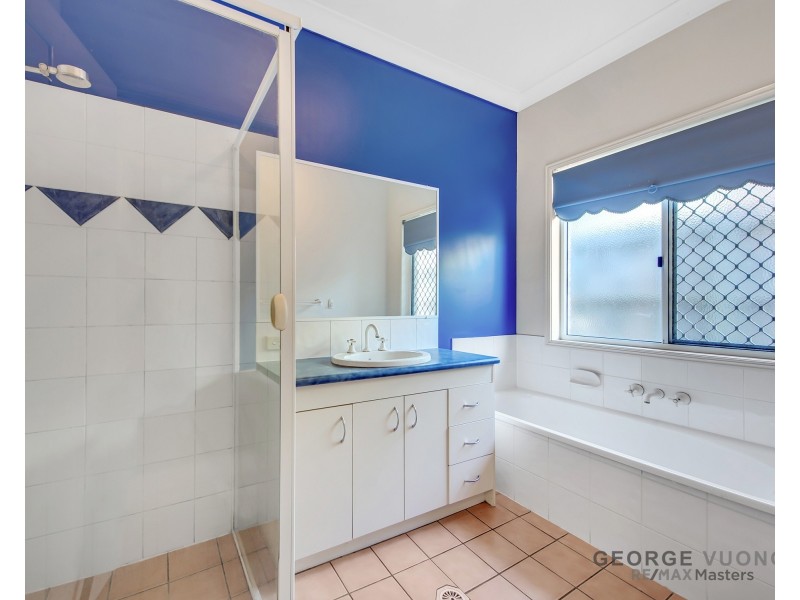 16 Chelsea Pl, Forest Lake QLD 4078