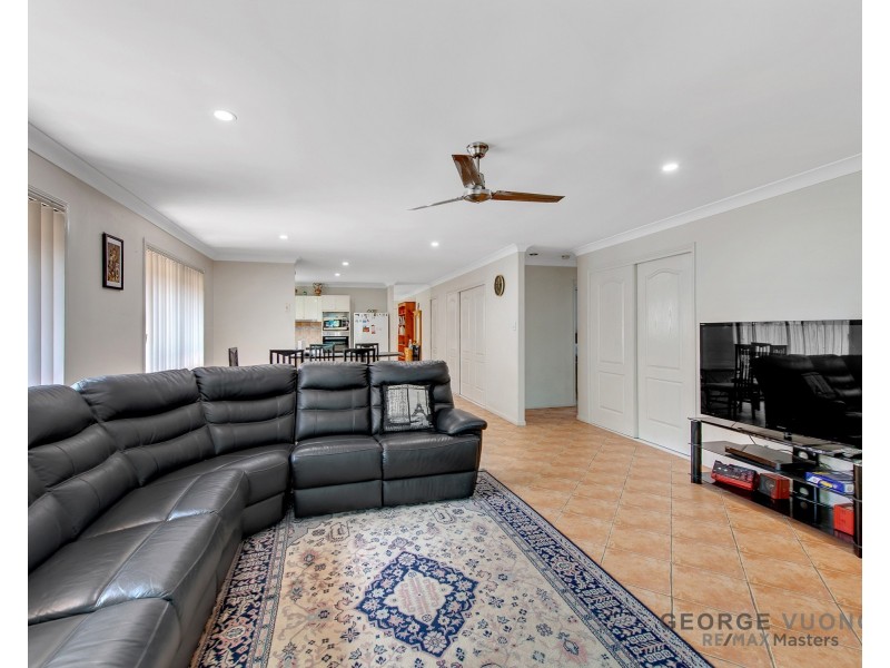 6 Wren Cl, Forest Lake QLD 4078