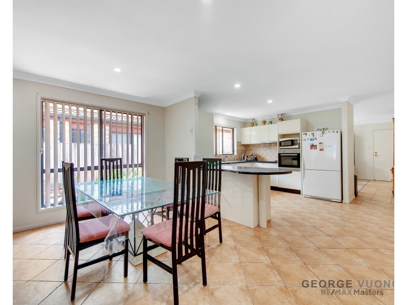 6 Wren Cl, Forest Lake QLD 4078
