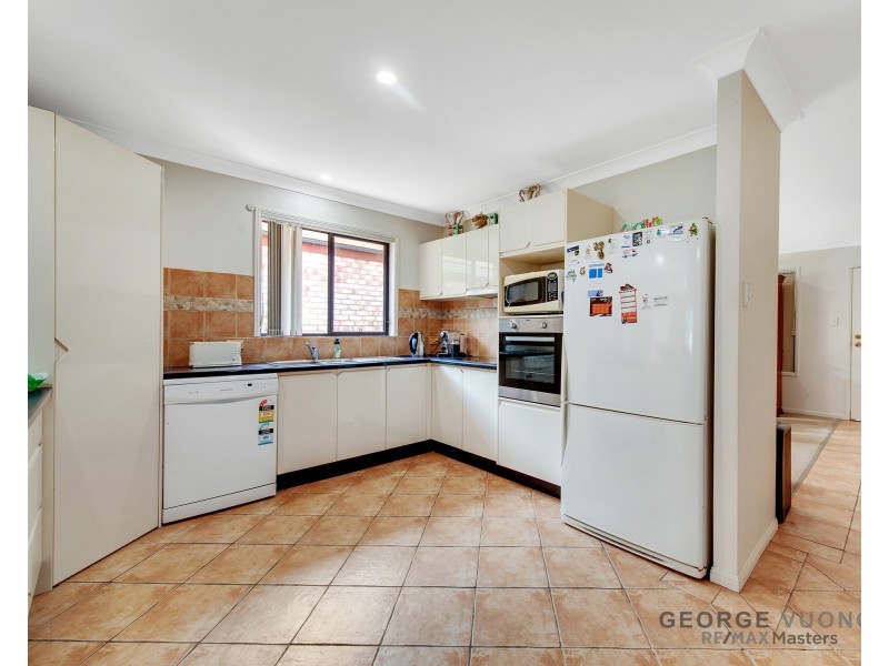 6 Wren Cl, Forest Lake QLD 4078