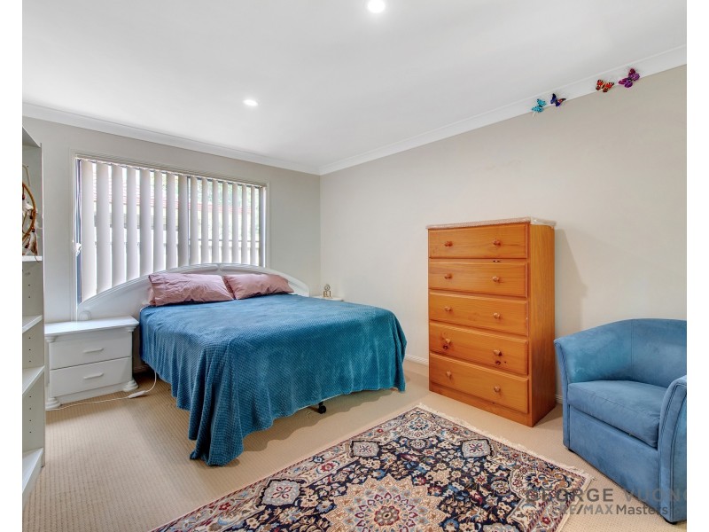 6 Wren Cl, Forest Lake QLD 4078