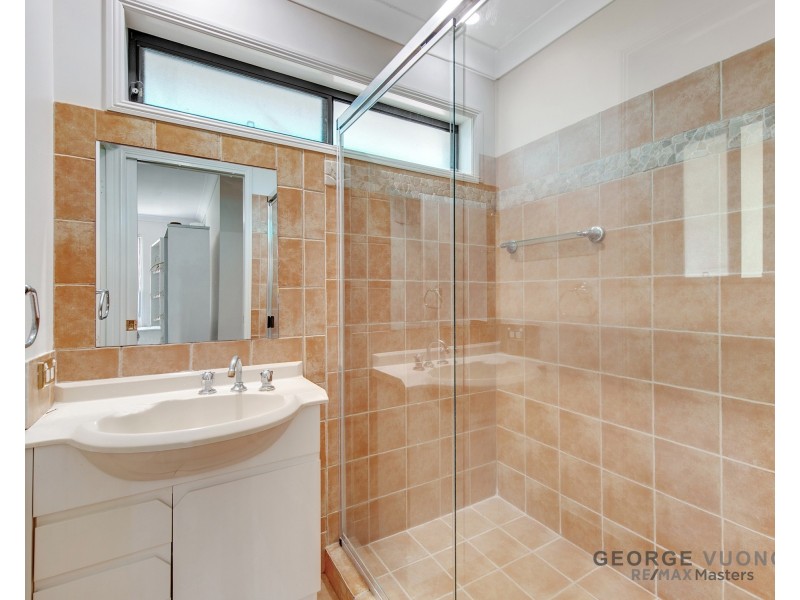 6 Wren Cl, Forest Lake QLD 4078