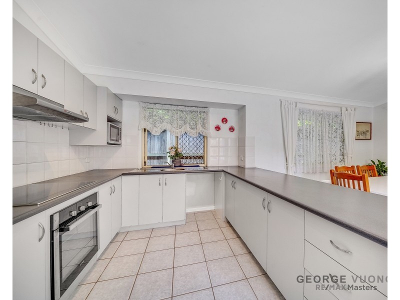 6 Blaxland Pl, Forest Lake QLD 4078