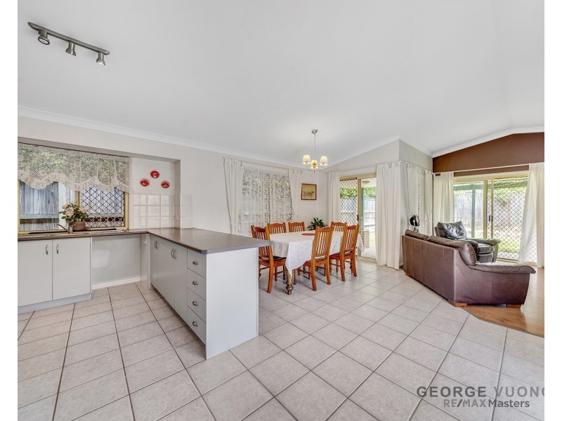 6 Blaxland Pl, Forest Lake QLD 4078