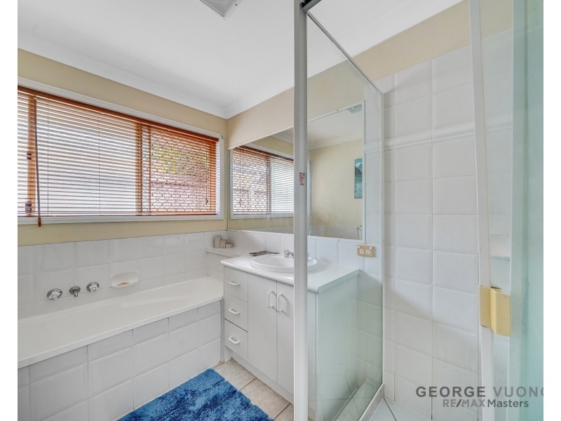 6 Blaxland Pl, Forest Lake QLD 4078