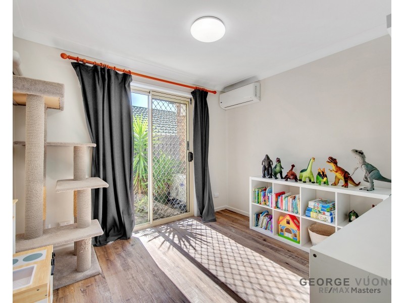 22 Solander Cct, Forest Lake QLD 4078