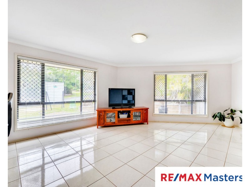 21 Snowy River Cct, Forest Lake QLD 4078