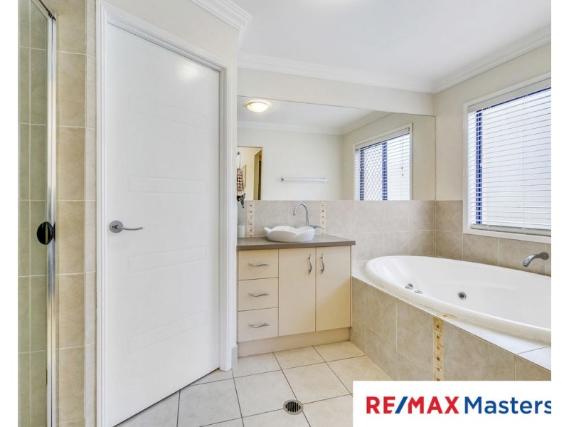 21 Snowy River Cct, Forest Lake QLD 4078