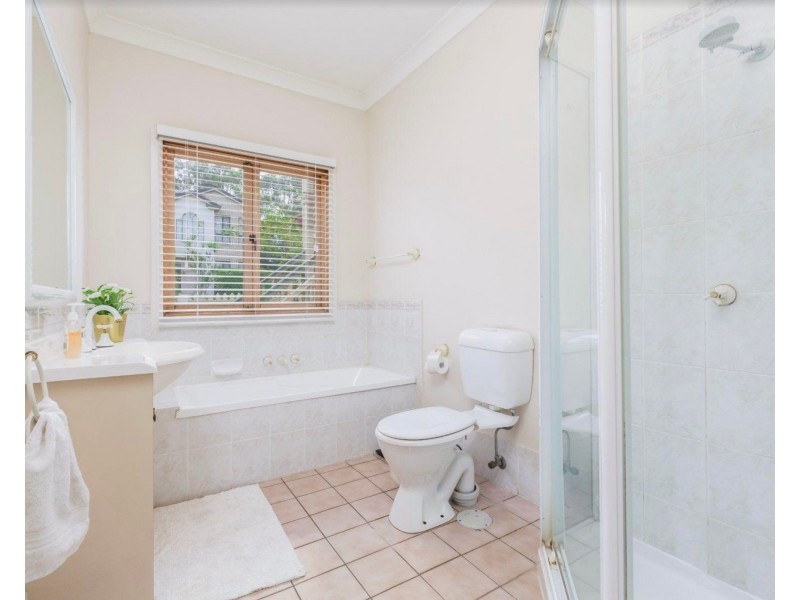 2 Bingeringo Pl, Forest Lake QLD 4078