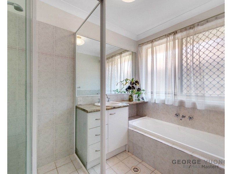 9 Maidenhair Ct, Forest Lake QLD 4078